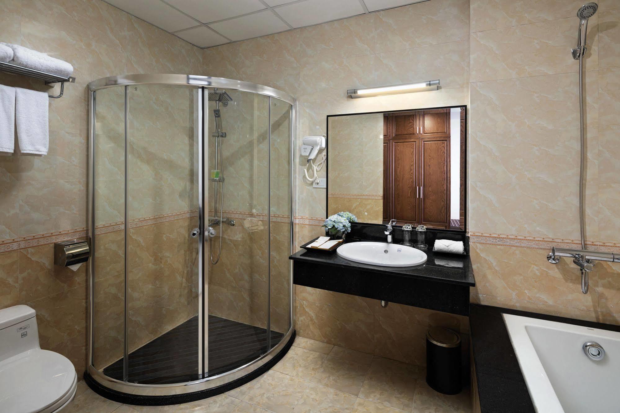 Center Hotel Bac Ninh Bagian luar foto