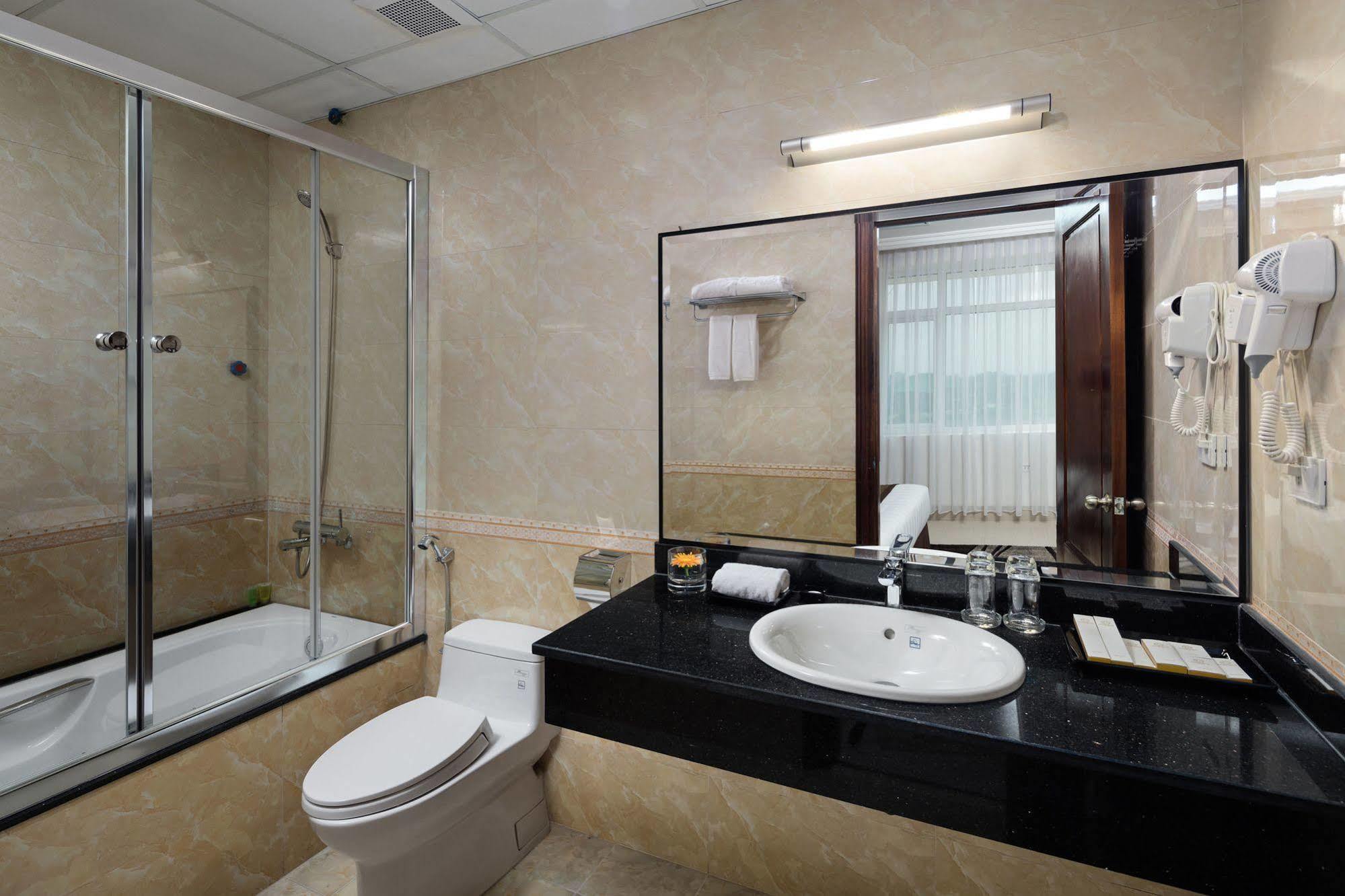 Center Hotel Bac Ninh Bagian luar foto
